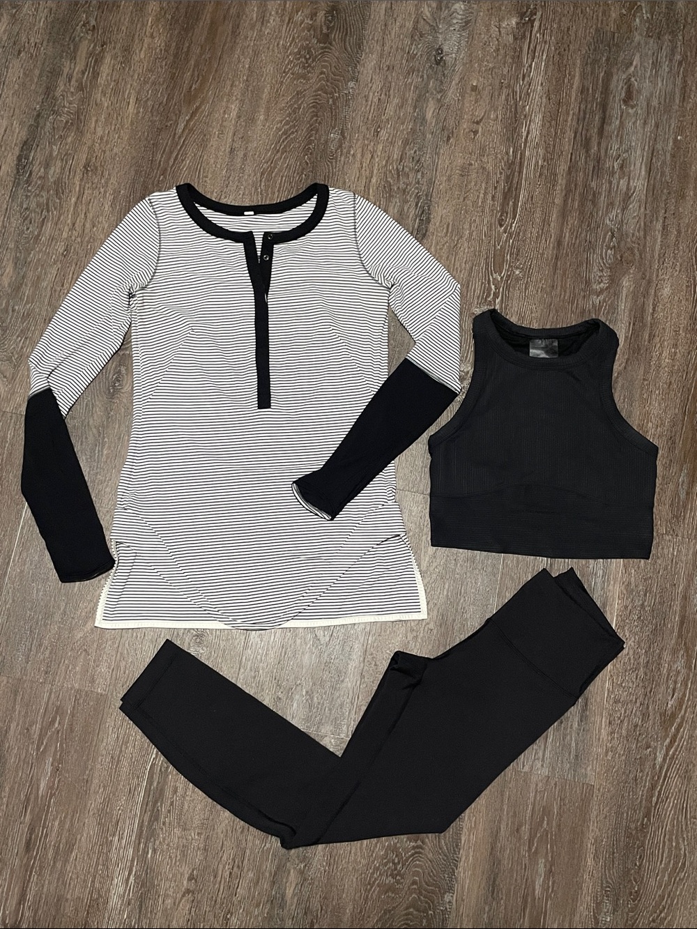 EUC Lululemon Black/Striped Bundle. Size 6
